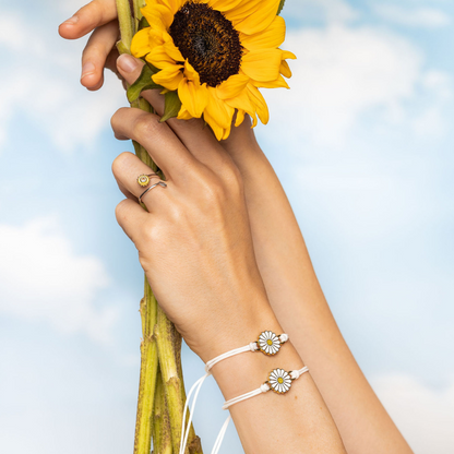 Matching Daisies Bracelet Set